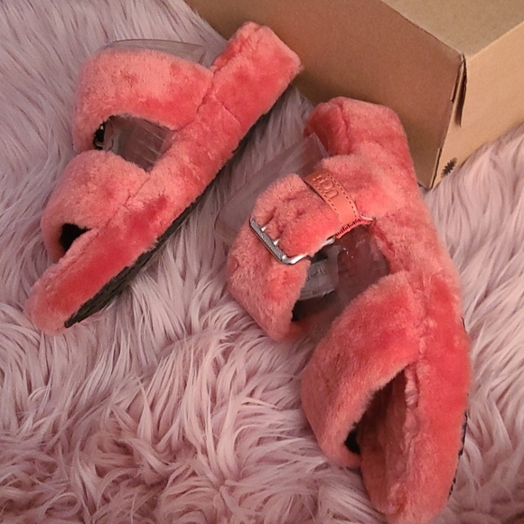 Authentic Ugg slides - Picture 2 of 5